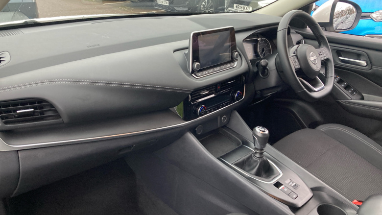 Nissan Qashqai 1.3 DiG-T MH Acenta Premium 5dr Petrol Hatchback